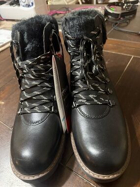 Storm Black Leather/Faux Fur ankles Lace-Up Ankle Boots BRAND NEW NEVER WORN